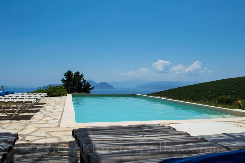 Pool with endless sea view in traditional villa on Lefkada