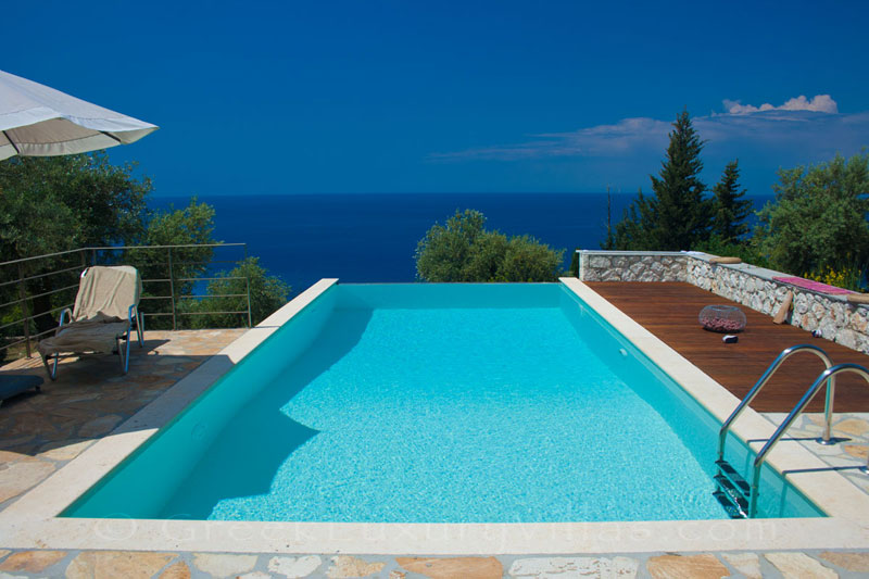 Villa with a pool and close to the beach in Lefkada