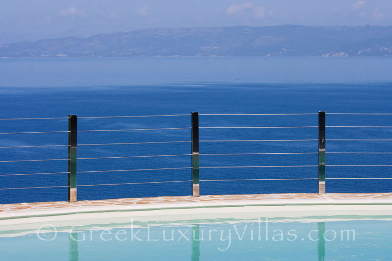 A cheerfully decorated villa with seaview and a pool in Paxos