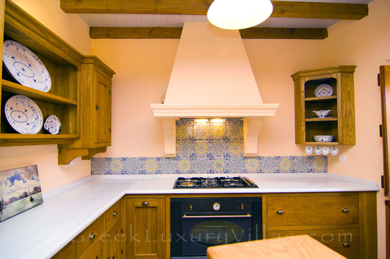 Ambelos apartment's kitchen in a traditional villa in Spetses