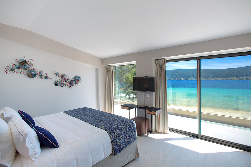 absolute beachfront villa sea view bedroom