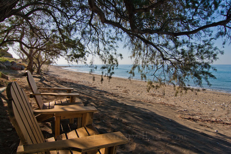 Beachfront villa in Crete for large family group