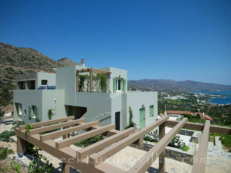 A luxury villa for large groups in Elounda, Crete