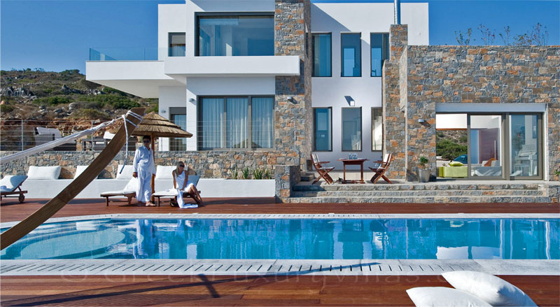 A modern luxury villa with a pool in Crete