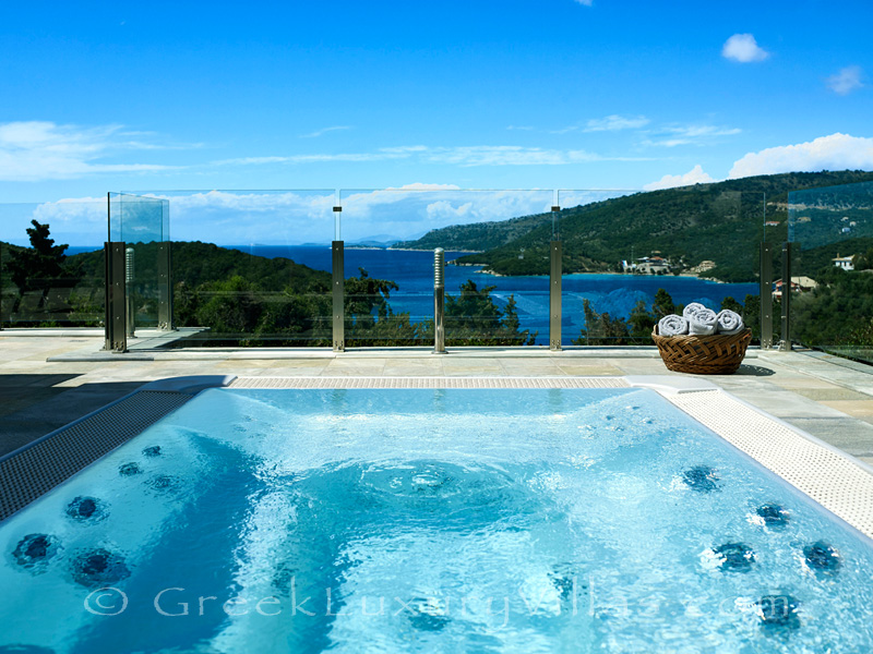 outdoor jacuzzi with sea view