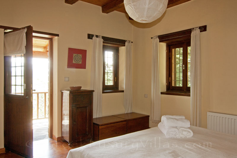 House in Zagori with mountain view