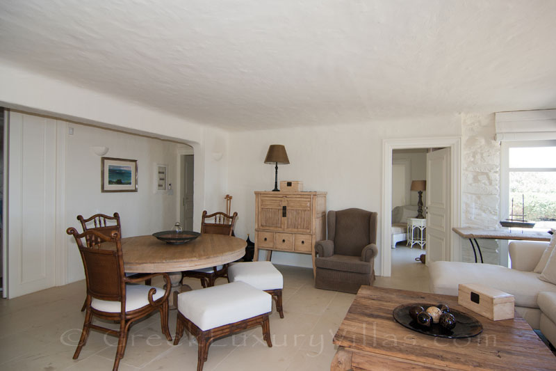 Guest suite lounge of private villa