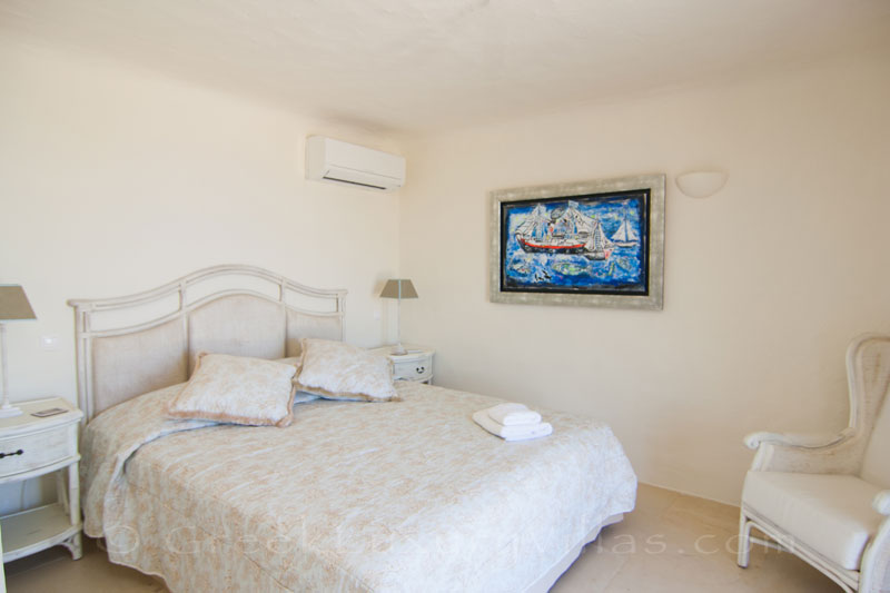 Seaview of guest suite  bedroom