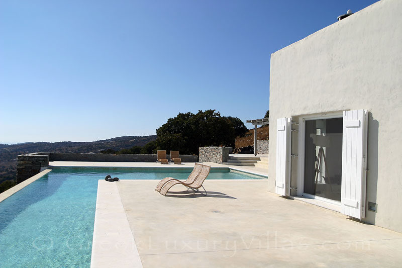 A luxurious villa with a big pool and seaview on Kea