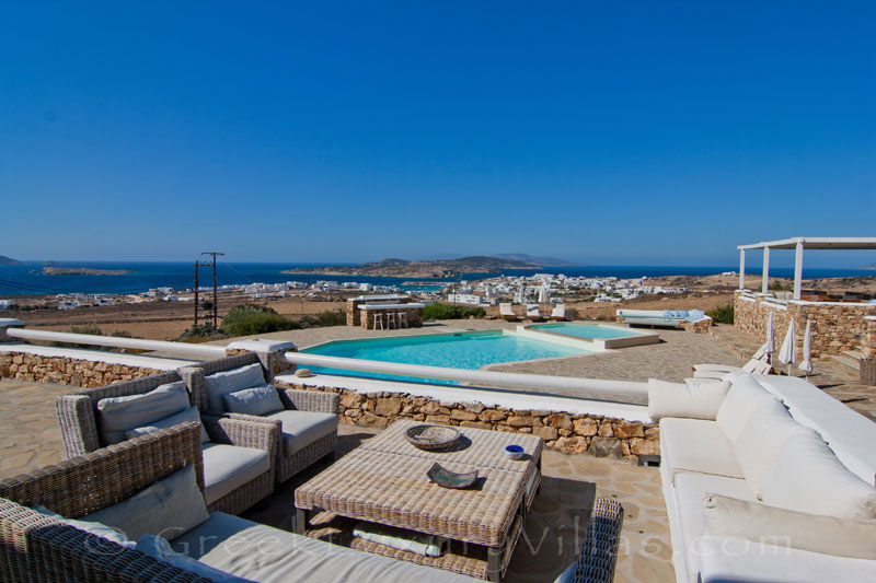 Luxury villa with pool on Koufonisi