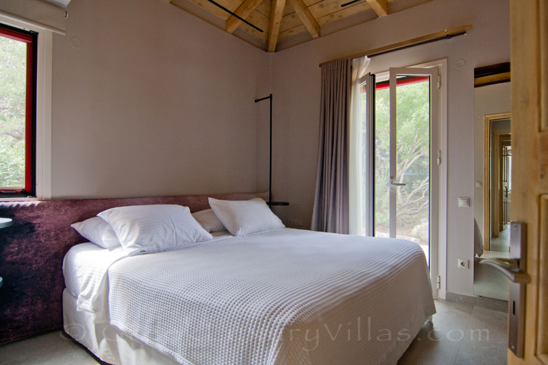 Luxurious bedroom in a modern villa in Lefkas