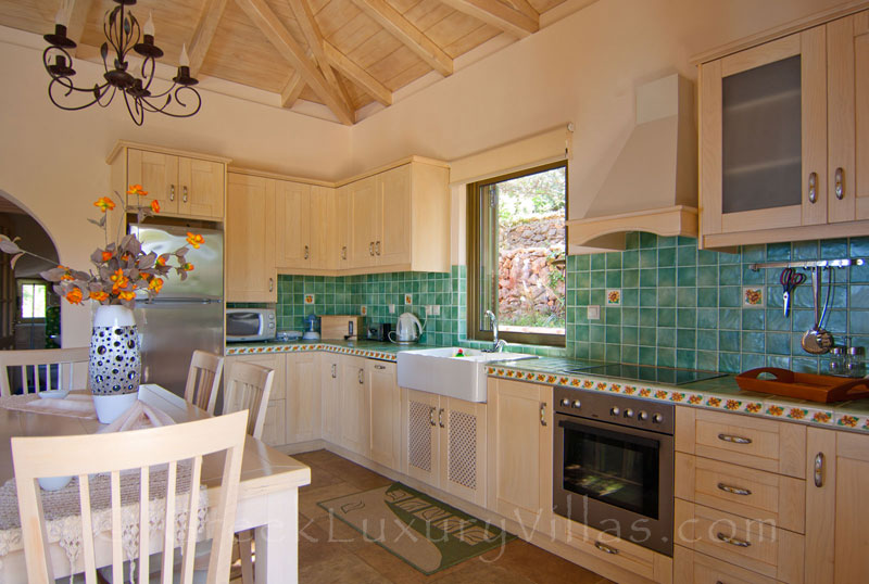 Kitchen of villa with pool in Lefkada