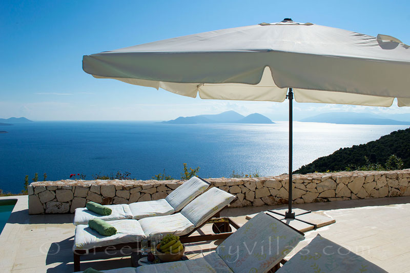 A luxury villa with stunning seaview and a pool in Lefkada