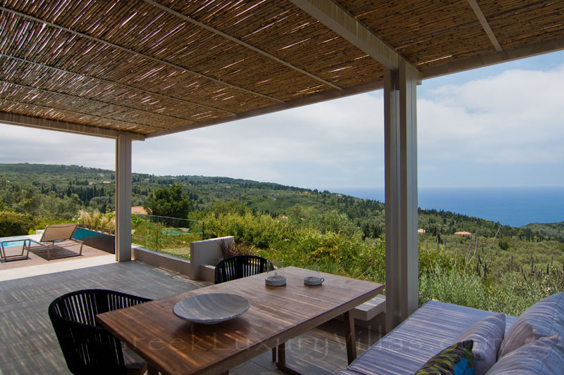 Villa with seaview and pool offering breakfast for honeymoon couples in Lefkas 