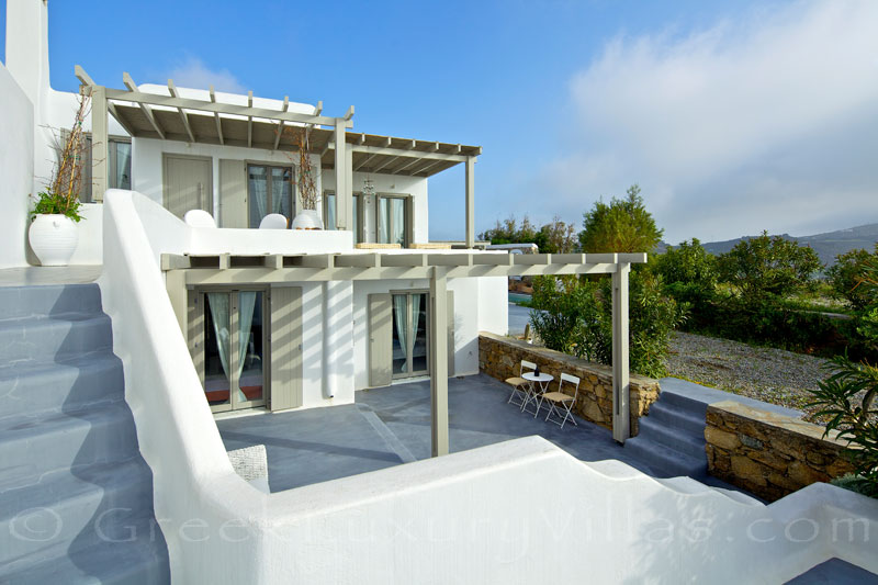 Mykonos Kalafatis-Beach luxury villa bedrooms with garden access
