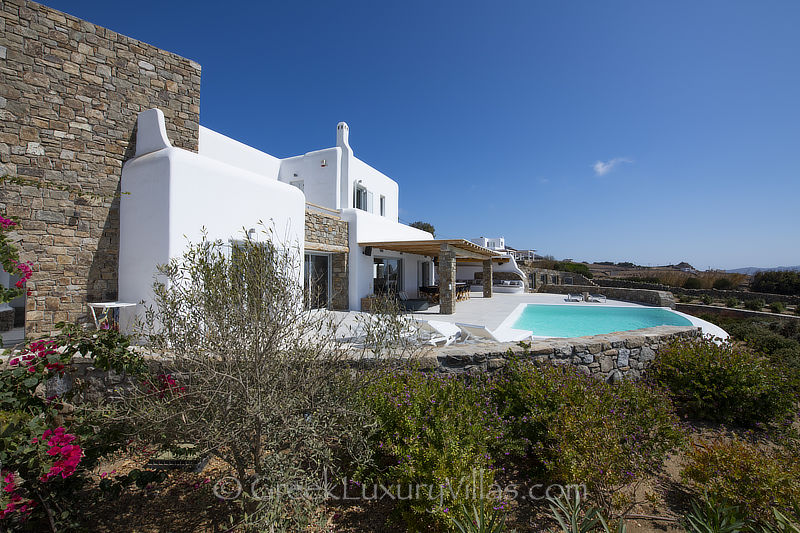 Villa with pool and garden at Agios Stefanos