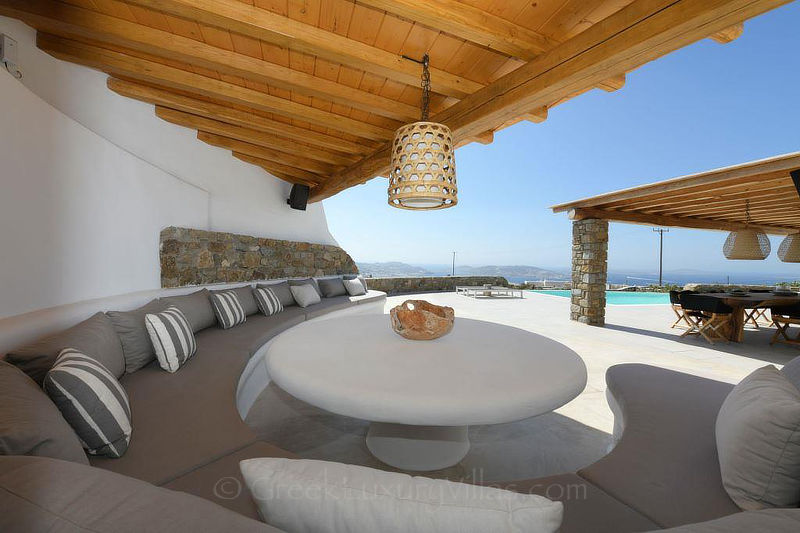 Lounge at Mykonos Villa with pool near Agios Stefanos Beach