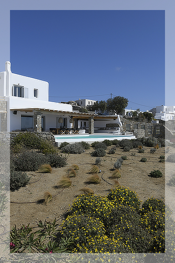 Luxurious Villa with Pool above Agios Stefanos Bay, Mykonos