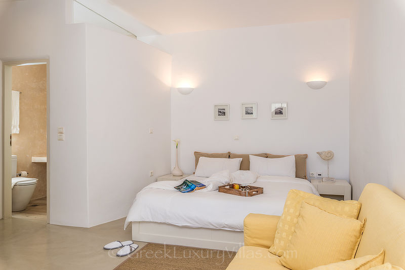 Hauptschlafzimmer der Villa auf Mykonos, Kalo Livadi Beach