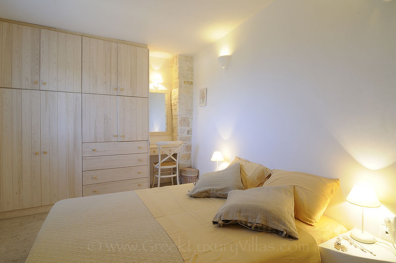 luxurious villa in Paros bedroom