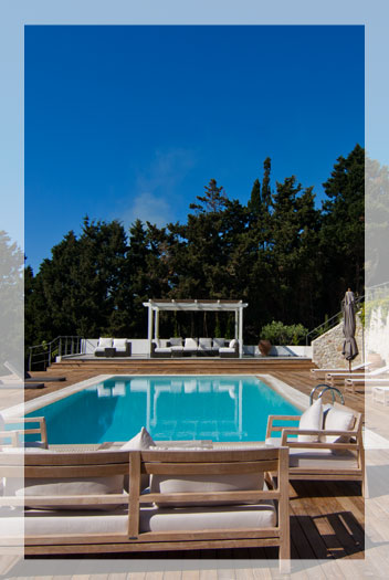Moderne Luxusvilla mit Pool auf Paxos
