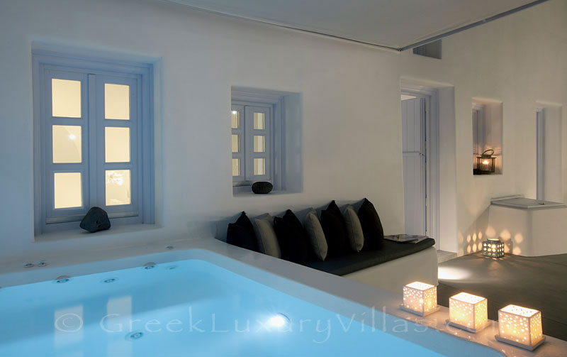 Whirlpool bath of a contemporary luxury villa in Santorini