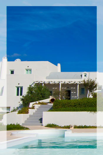 Moderne Luxusvilla mit beheiztem Pool und Tonstudio auf Santorin