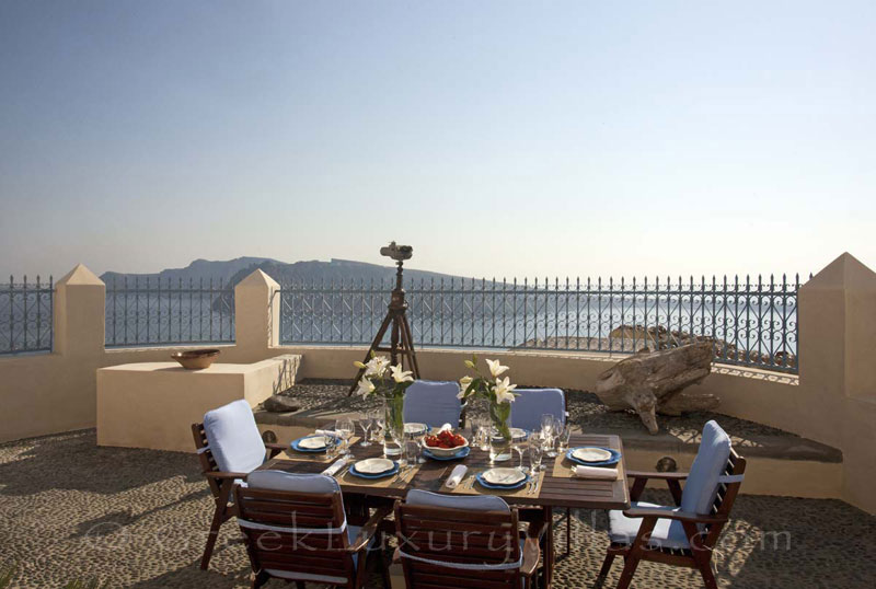 A mansion luxury villa in Oia, Santorini