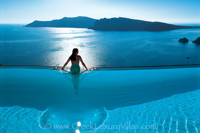 Santorini exclusive luxury villa and suites pool