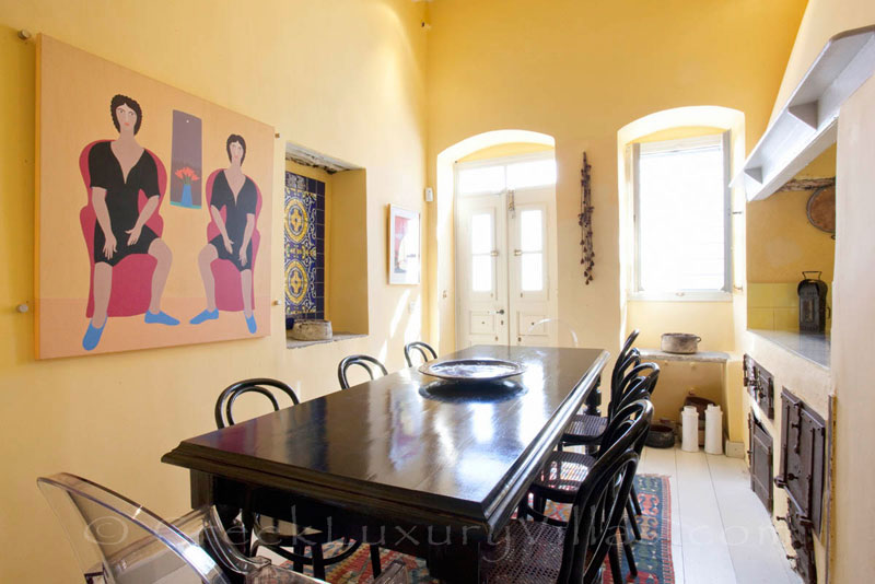 The kitchen and dining-room of an exquisite traditional villa in Sifnos