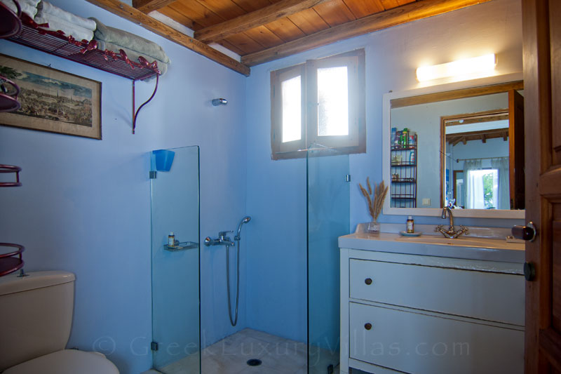 Clean bathroom of beachfront cottage on Skiathos