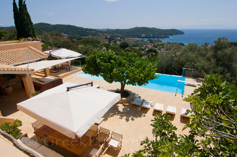 Luxusvilla mit Meerblick und Pool in Skiathos