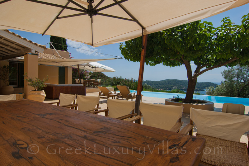 Geräumige Luxusvilla im Freien mit Pool auf Skiathos