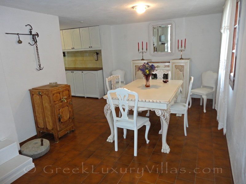 Skyros traditional villa dining room