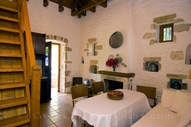 The living-room of Elia apartment in the Ayoclima traditional villa in Spetses