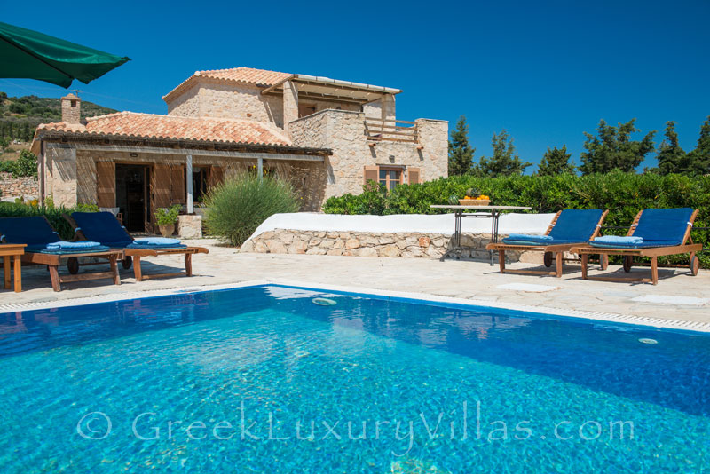Seafront villa with pool in Zakynthos